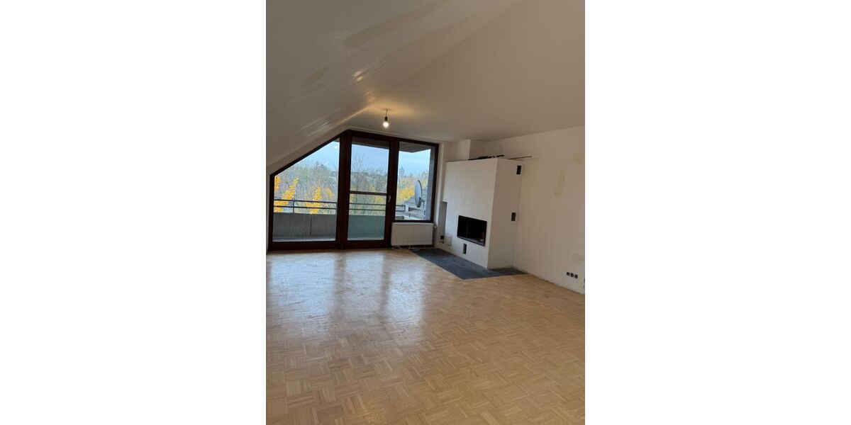MG- Rheydt - zentrale helle und gemütliche 2-Zimmer Wohnung (60qm) - Dachgeschoßwohnung Mönchengladbach | Angebot:27433027