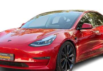 Tesla Model 3 27.788 km 29.980 &euro; Duisburg 47249
