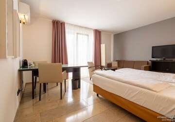 Wohnung Düsseldorf Stadtmitte - 1 Zimmer, 40 m&sup2;, 990&euro; | Angebot:27370533