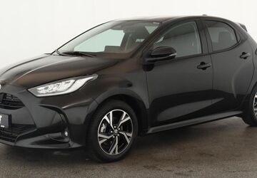 Toyota Yaris 12.600 km 22.184 &euro; Neuss 41464