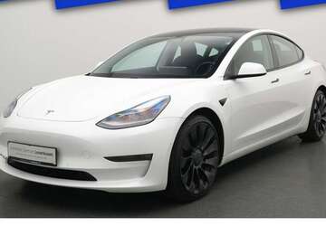 Tesla Model 3 71.355 km 28.980 &euro; Leverkusen 51379