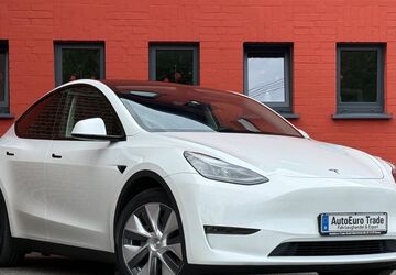 Tesla Model Y 73.318 km 35.700 &euro; Neuss 41472
