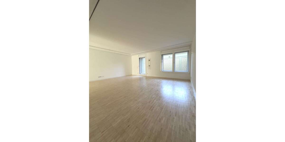 Etagenwohnung Düsseldorf Unterbilk - 3 Zimmer, 108 m&sup2;, 1.625&euro; | Angebot:27213970