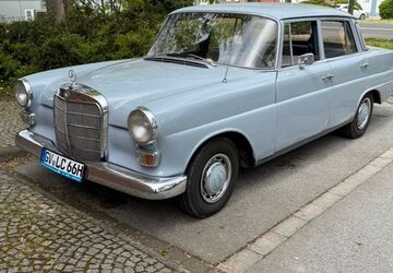 Mercedes-Benz 200 67.800 km 11.800 &euro; Neuss 41470
